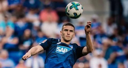  弗赖堡防守反击战术执行到位，抓住机会反击得手