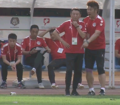  恩波利逼平领头羊，青年近卫军展现顽强斗志